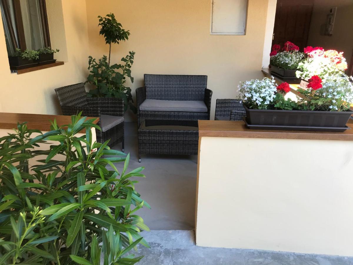 Komfort Apartman Вац Экстерьер фото